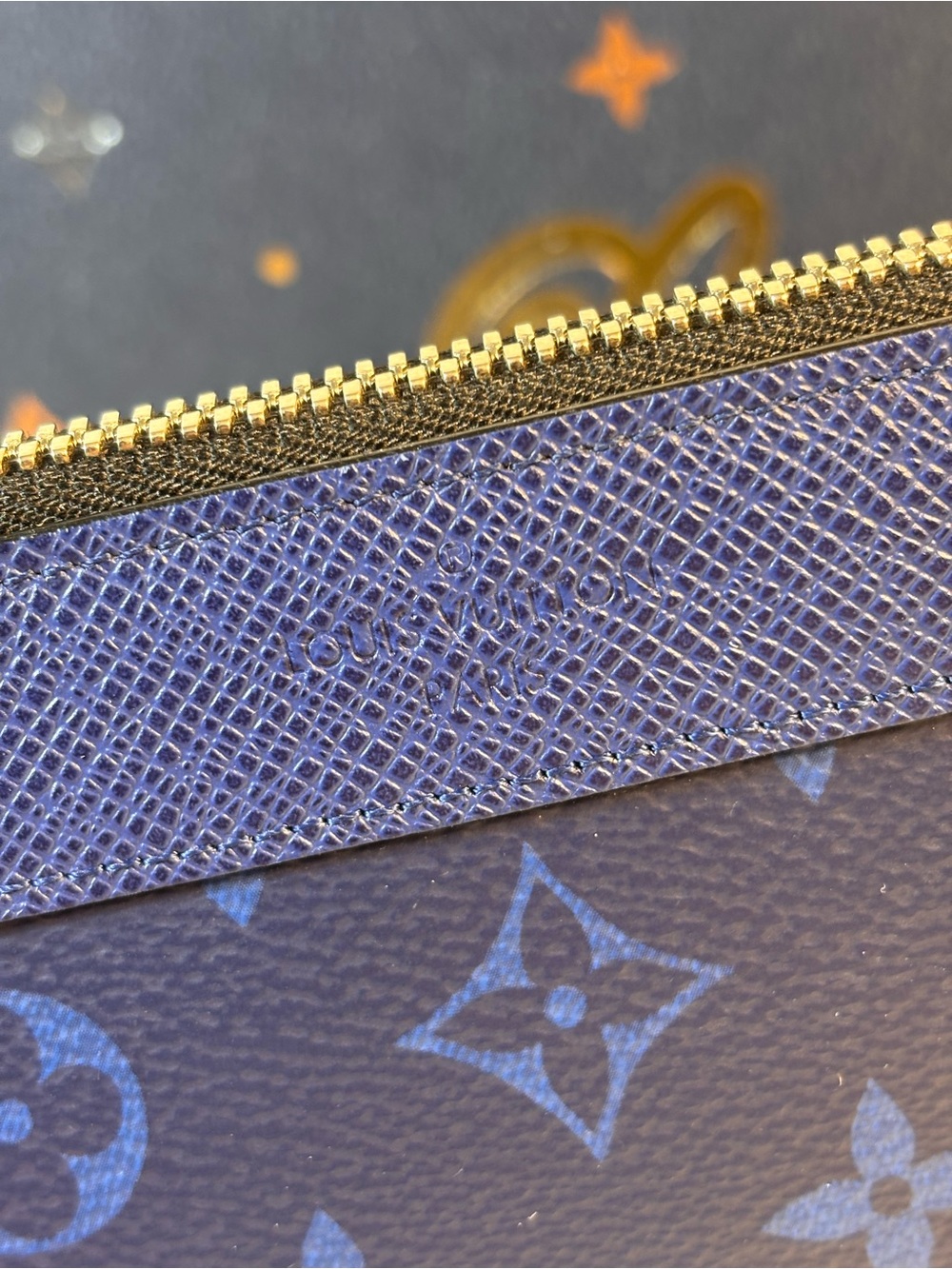Louis Vuitton Cobalt Discovery Pouch - Picture 3 of 14